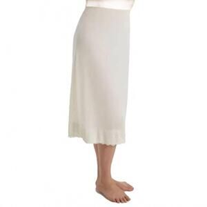 NEW SHADOWLINE LINGERIE half slip with wide lace in beige